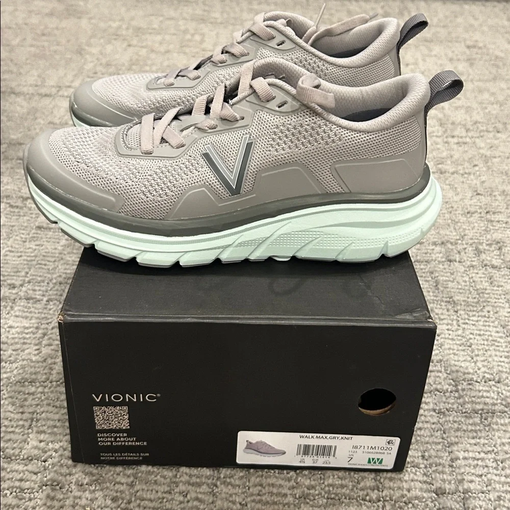 Womens Vionic Walk Max in Light Grey 7 Wide